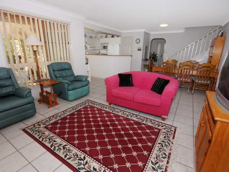 2 Albatross Avenue, Nambour QLD 4560