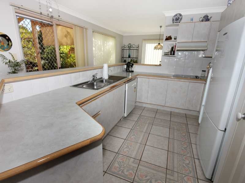 2 Albatross Avenue, Nambour QLD 4560