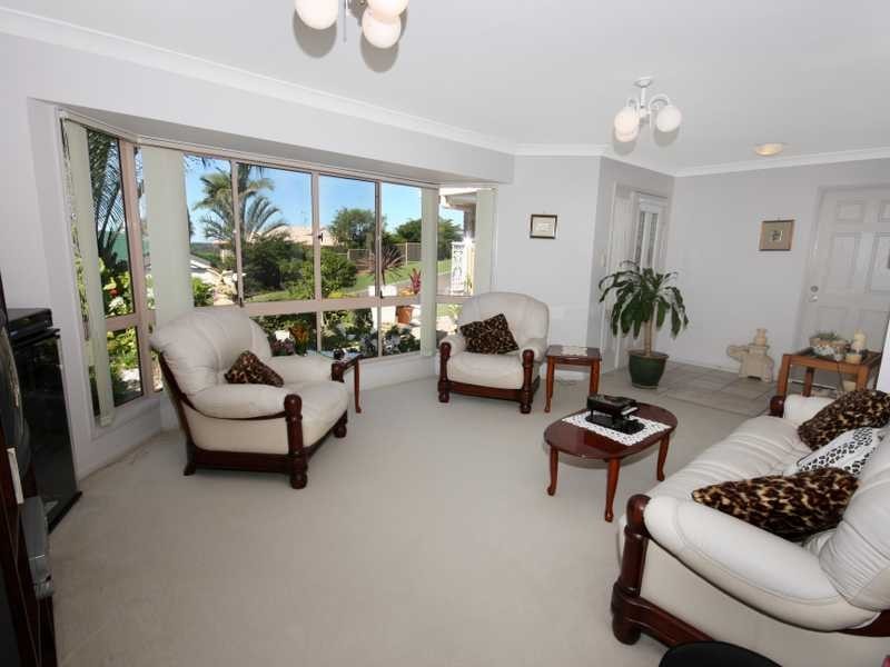 2 Albatross Avenue, Nambour QLD 4560