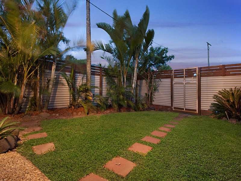 Duplex 2/32 Doolooma Street, Mountain Creek QLD 4557