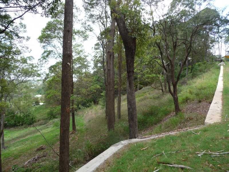 307 – 313 Upper Rosemount Road, Rosemount QLD 4560