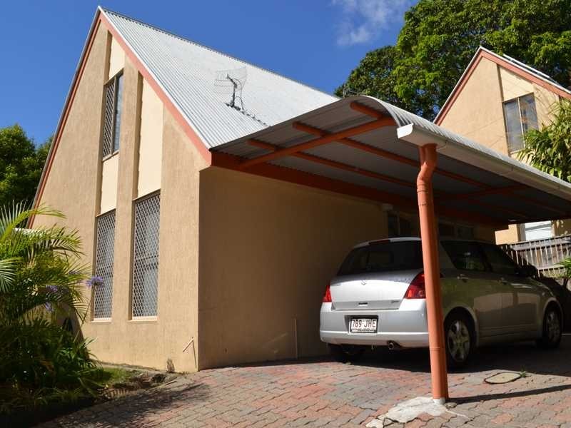 2/13 Fairmeadow Road, Nambour QLD 4560