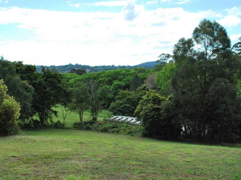3 Paradise Place, Nambour QLD 4560