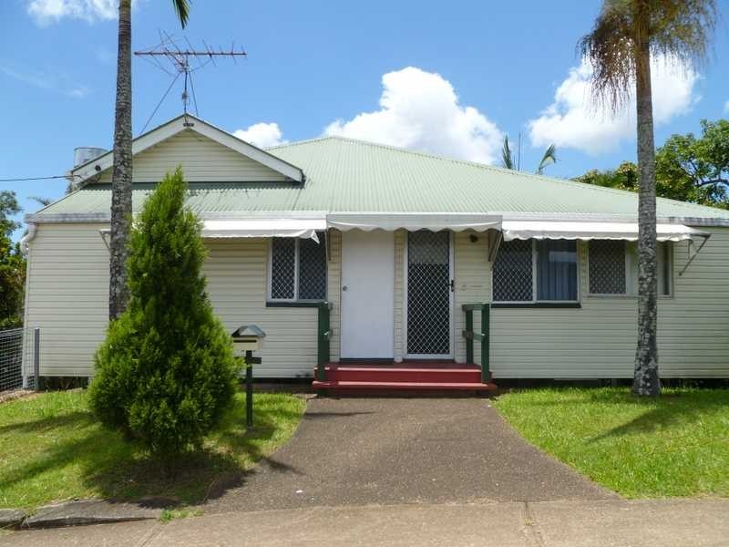 2/13 Lamington Terrace, Nambour QLD 4560