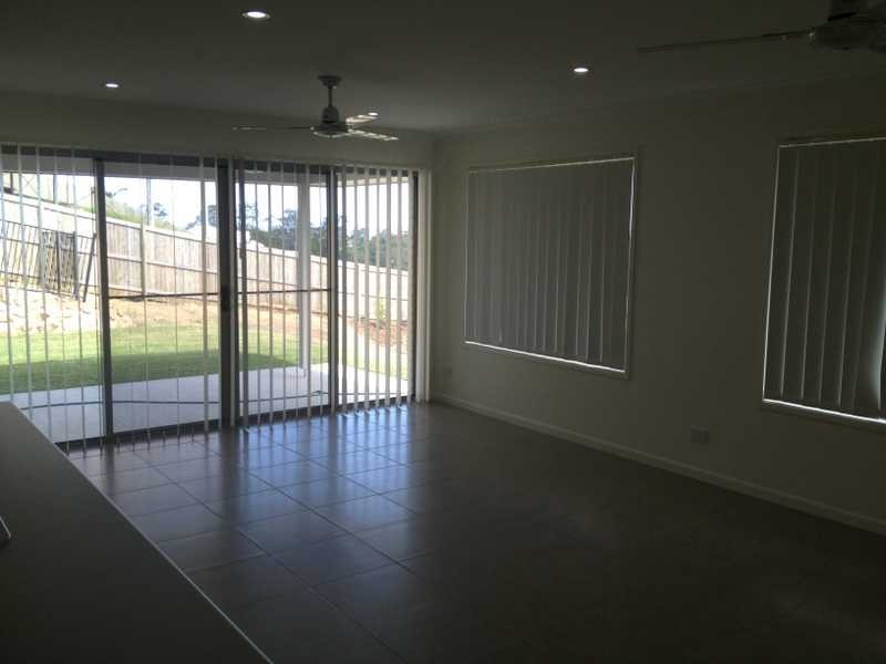 6 Moss Day Place, Nambour QLD 4560