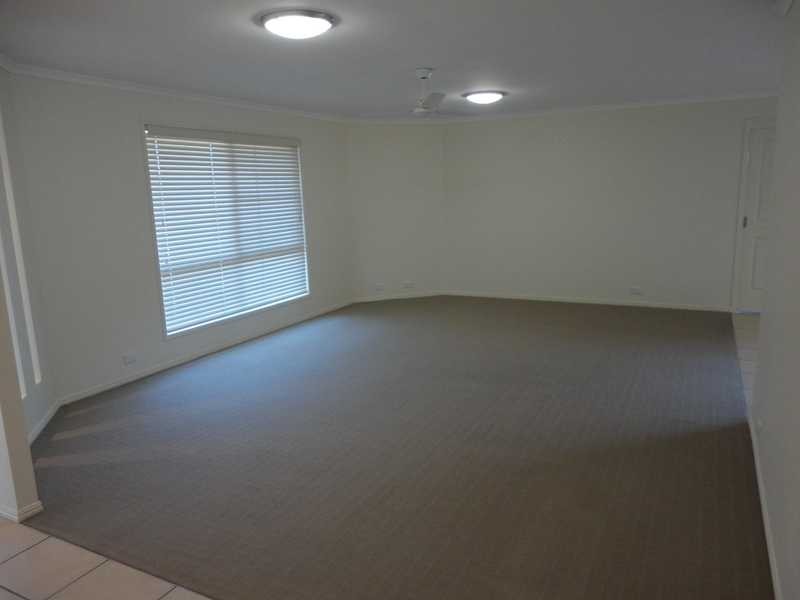 27 Robertson Drive, Burnside QLD 4560