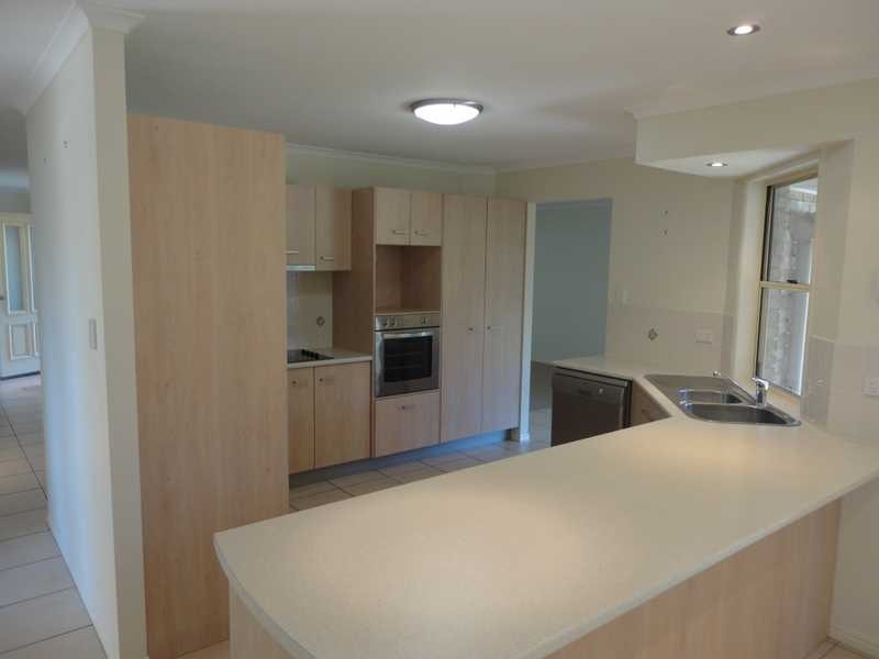 27 Robertson Drive, Burnside QLD 4560