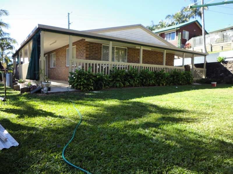 12 Glenbrook Drive, Nambour QLD 4560