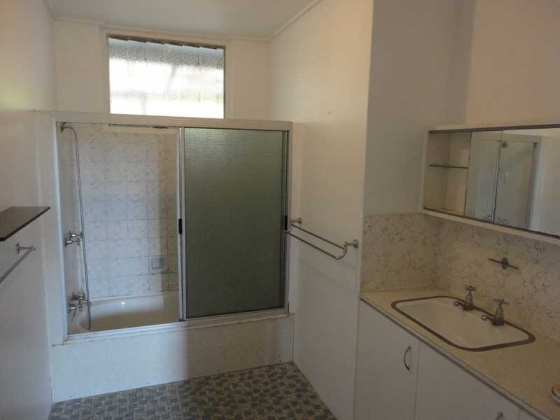 16 Petrie Creek Road, Nambour QLD 4560