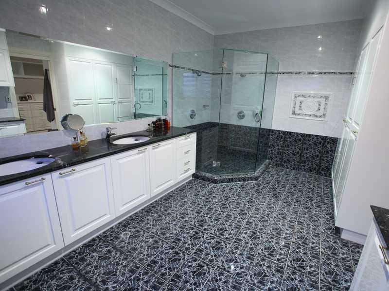 2 Oak Court, Minyama QLD 4575