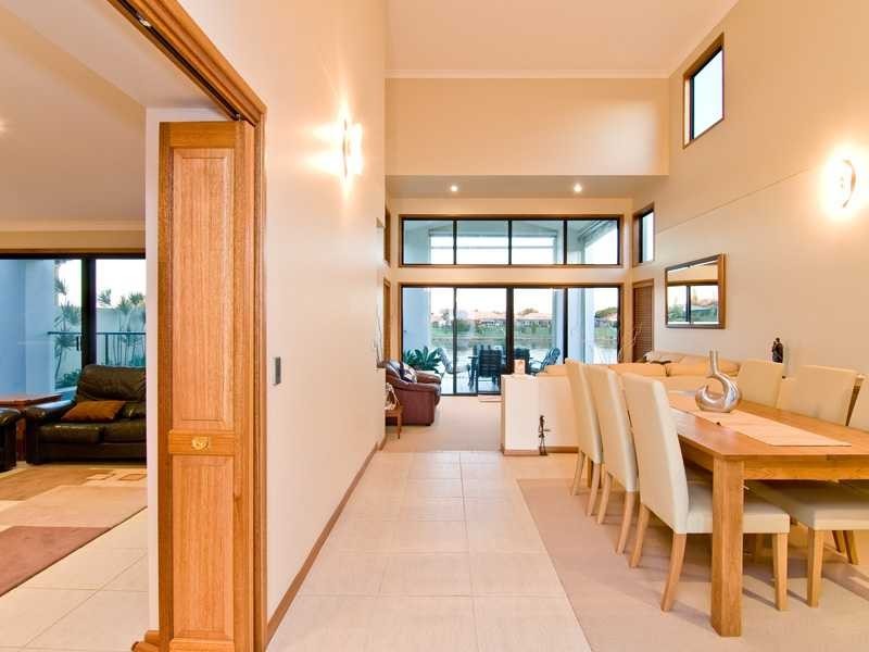 16 Bahamas Circuit, Kawana Island QLD 4575