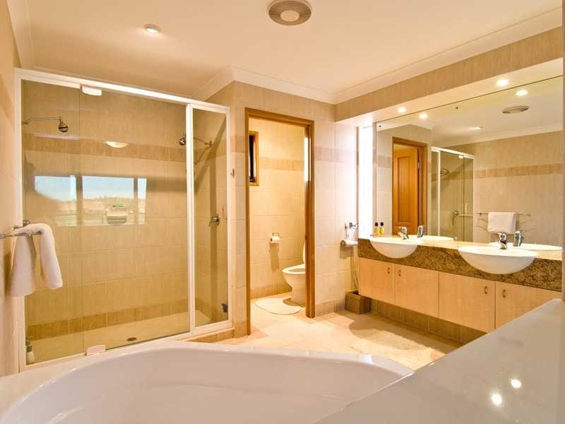 16 Bahamas Circuit, Kawana Island QLD 4575