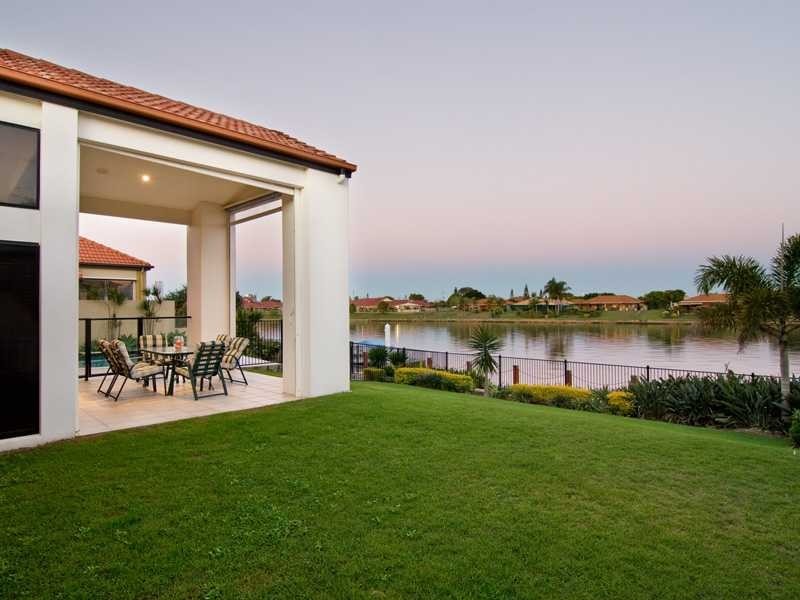 16 Bahamas Circuit, Kawana Island QLD 4575