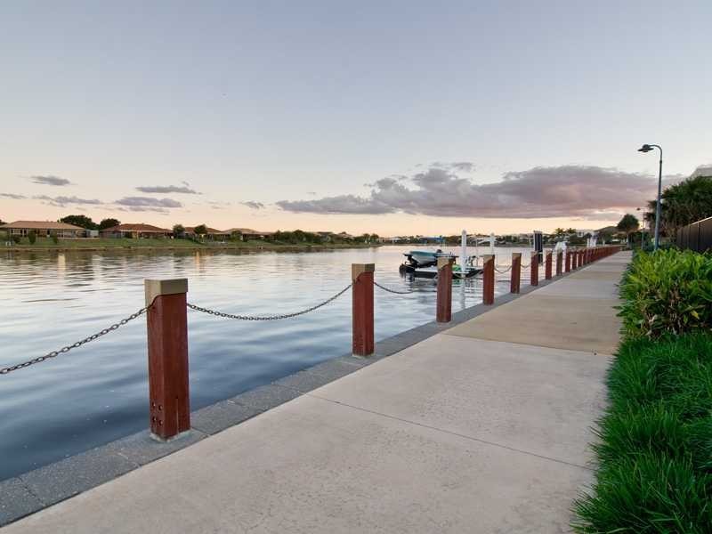 16 Bahamas Circuit, Kawana Island QLD 4575