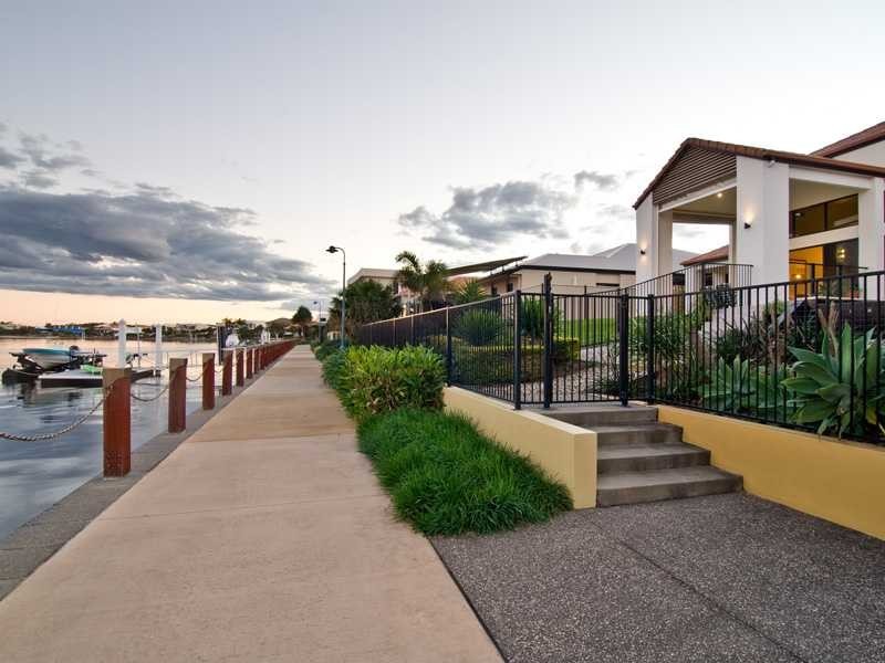 16 Bahamas Circuit, Kawana Island QLD 4575
