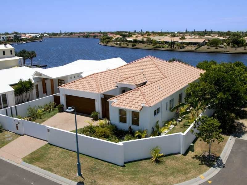 7 Maldives Place, Parrearra QLD 4575