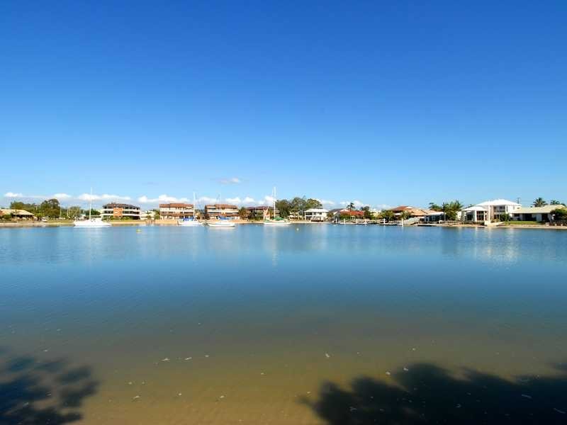 12 Carwoola Cres, Mooloolaba QLD 4557