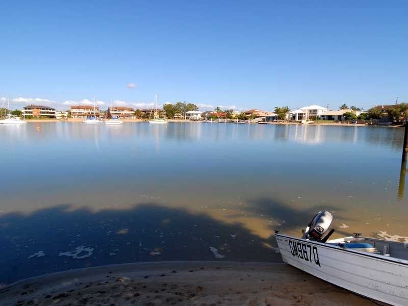 12 Carwoola Cres, Mooloolaba QLD 4557