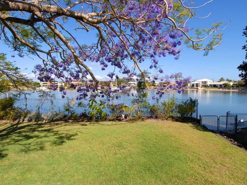 12 Carwoola Cres, Mooloolaba QLD 4557