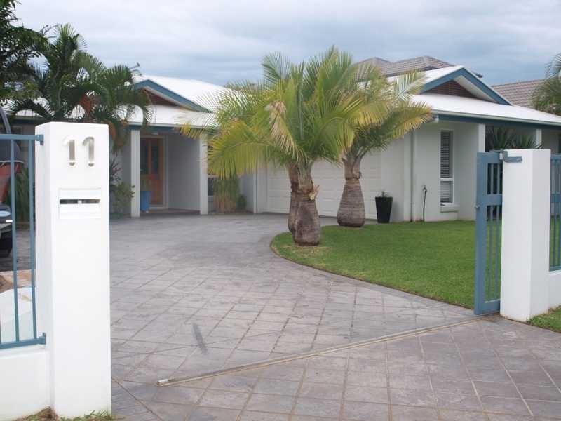 11 Malta Place, Kawana Waters QLD 4575