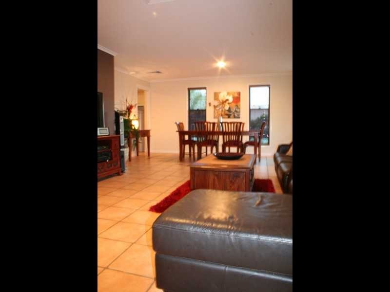 1 Tallawa Place, Wurtulla QLD 4575