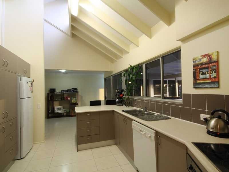 16 Kumbada Court, Minyama QLD 4575
