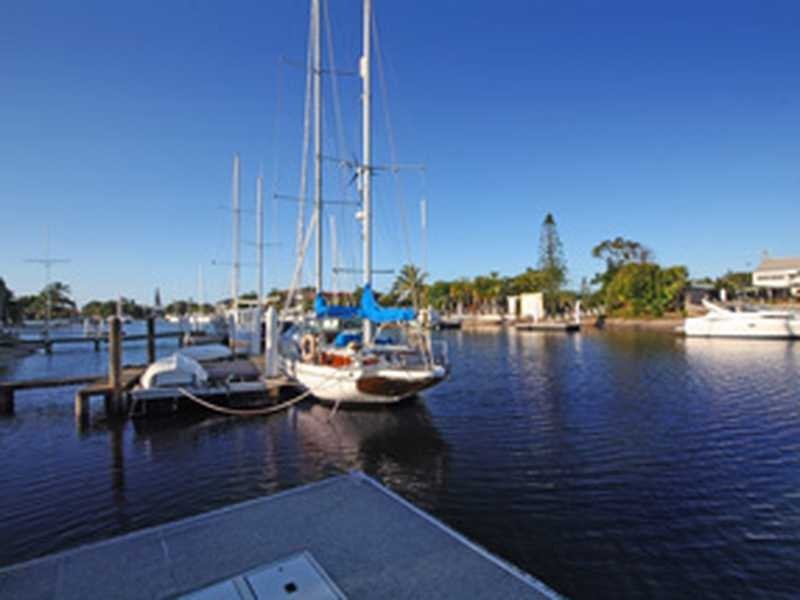 13 Adelong Cres, Buddina QLD 4575