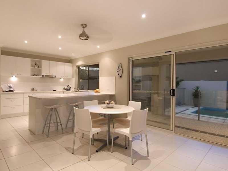 5 Tarawa St, Kawana Island QLD 4575