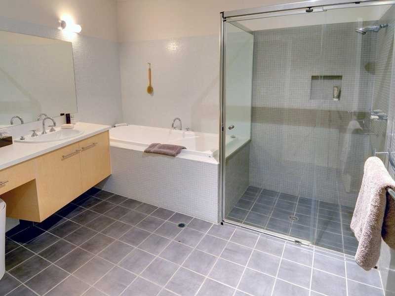 15 Mooloolah Island, Minyama QLD 4575