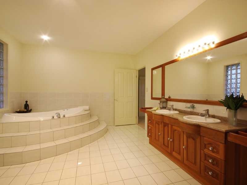 10 Island Ct, Minyama QLD 4575