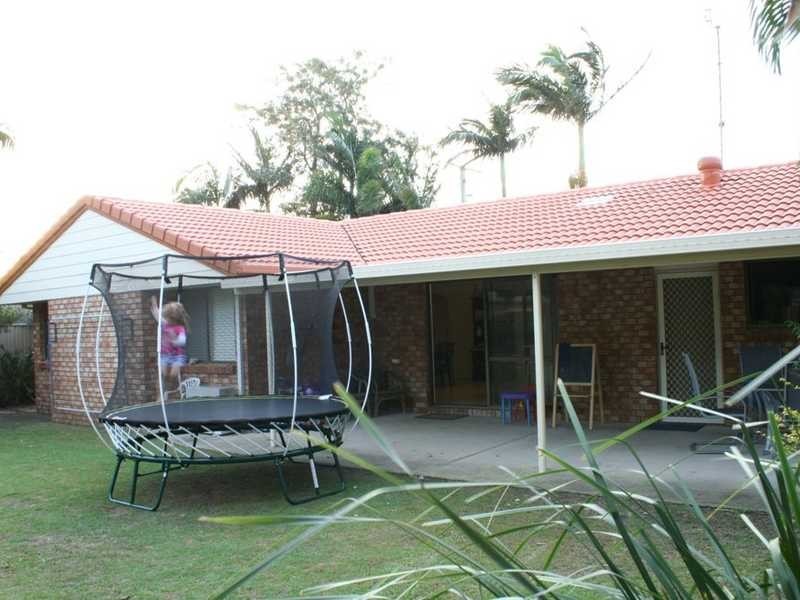 23 Dotterel St, Parrearra QLD 4575