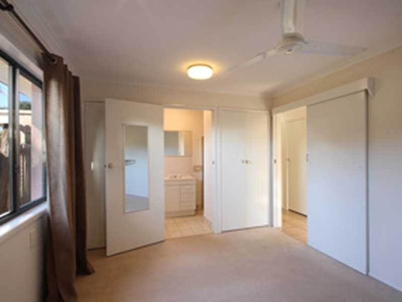 13 Adelong Cres, Buddina QLD 4575