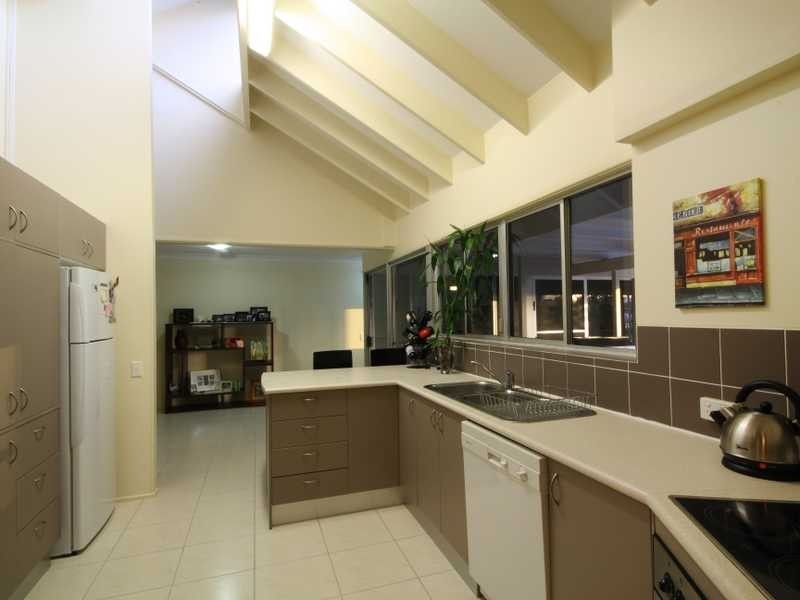 16 Kumbada Court, Minyama QLD 4575