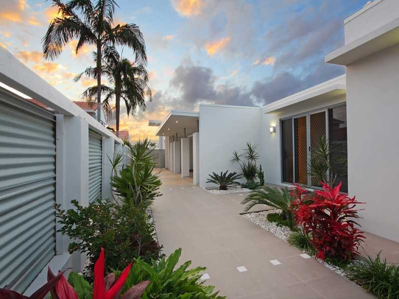 8 Aroona Ave, Buddina QLD 4575