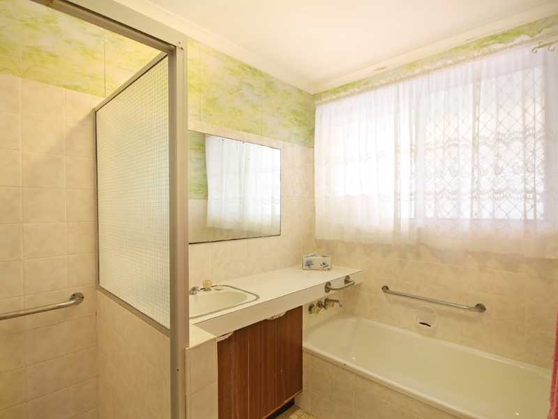 11 Bermagui Cres, Buddina QLD 4575