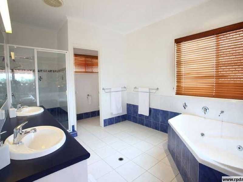 84 Sunbird Chase, Parrearra QLD 4575