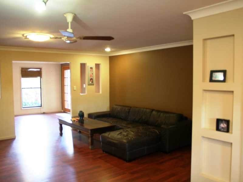 18 Tallawa Pl, Wurtulla QLD 4575