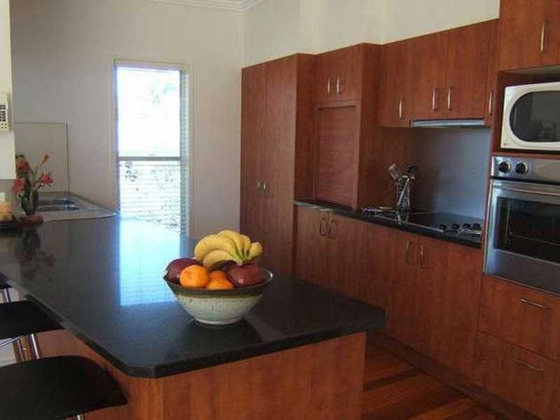 24 Bareena Pl, Warana QLD 4575