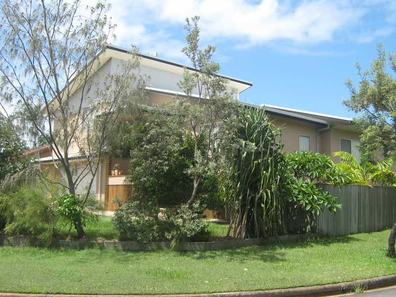 24 Bareena Pl, Warana QLD 4575