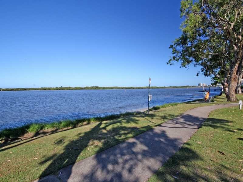 Unit 11/80 Picnic Point Esplanade, Maroochydore QLD 4558