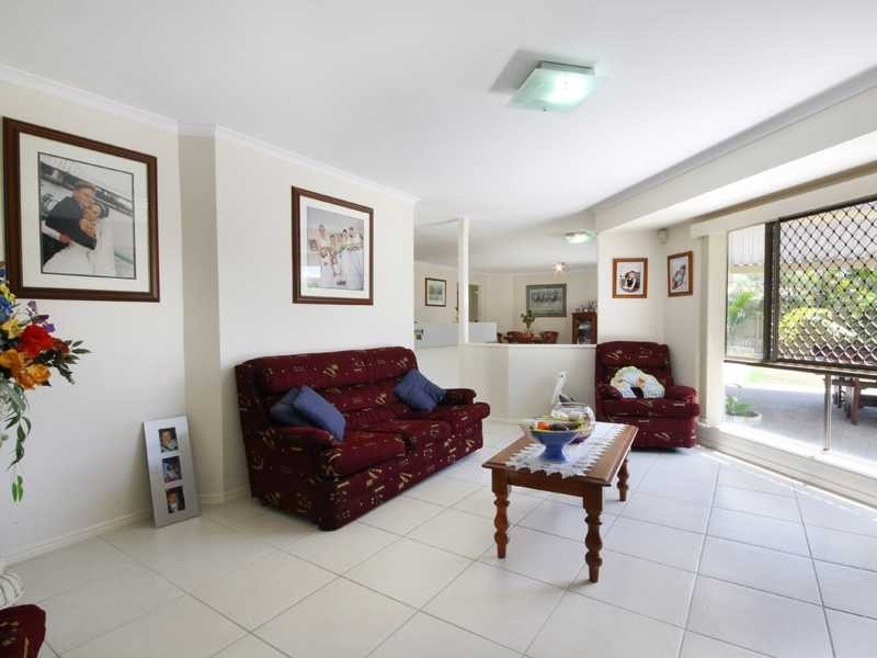 2 Gannet Close, Wurtulla QLD 4575