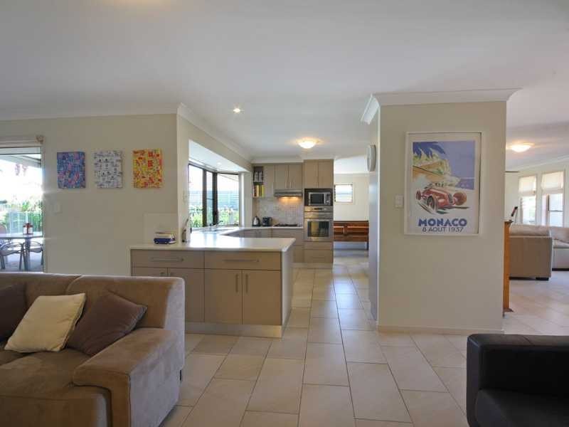 8 Wimbrel Court, Wurtulla QLD 4575