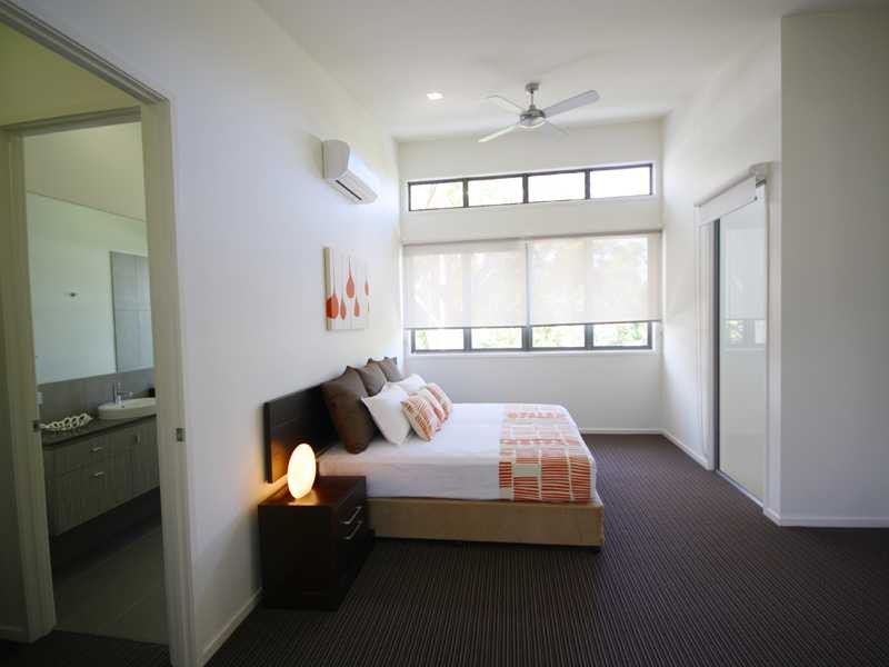 Lot 5/90 Beach Rd, North Shore QLD 4565