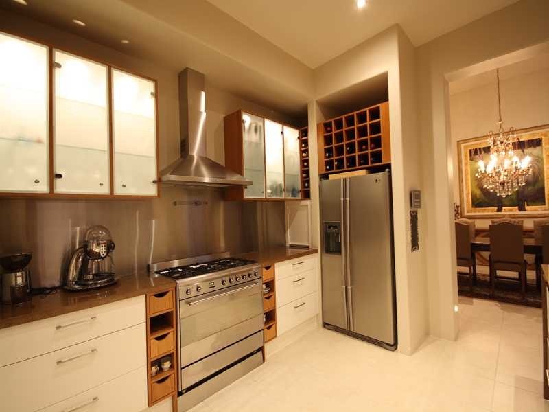 10 Cayman Place, Kawana Island QLD 4575