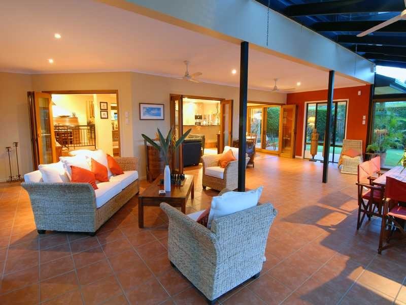 61 Mooloolah Drive, Minyama QLD 4575