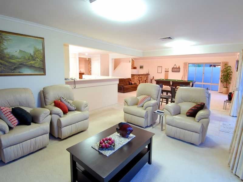 99 Mooloolah Drive, Minyama QLD 4575