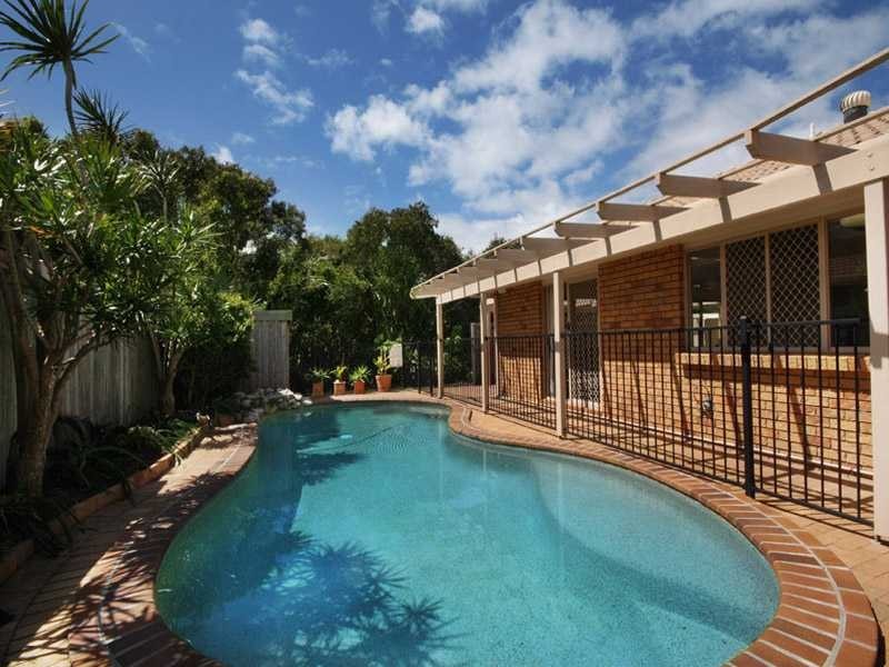 209 Oceanic Drive, Warana QLD 4575