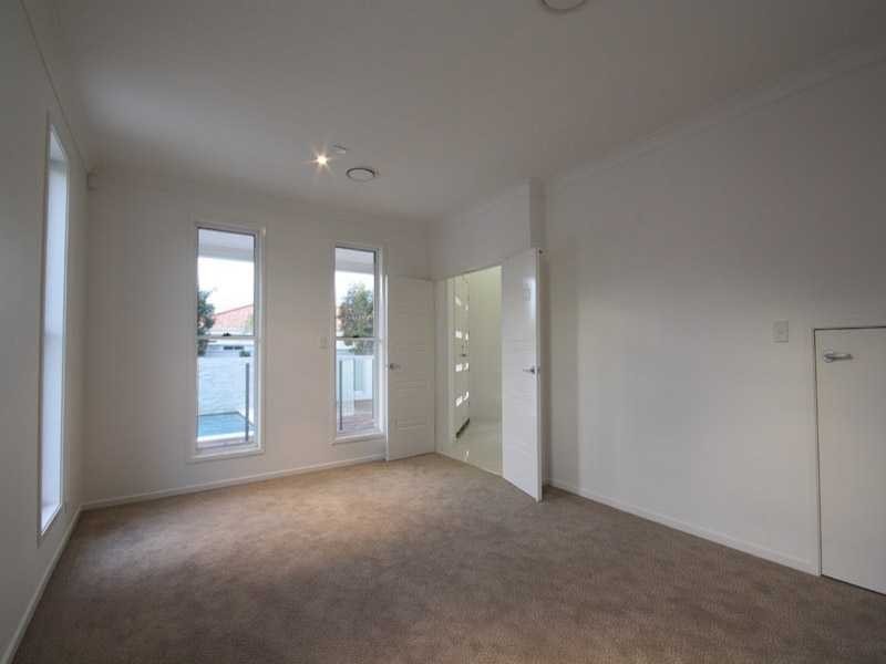 18 Seychelles Place, Kawana Waters QLD 4575