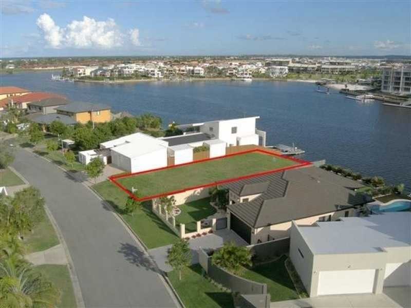 52 Sunbird Chase, Kawana Waters QLD 4575