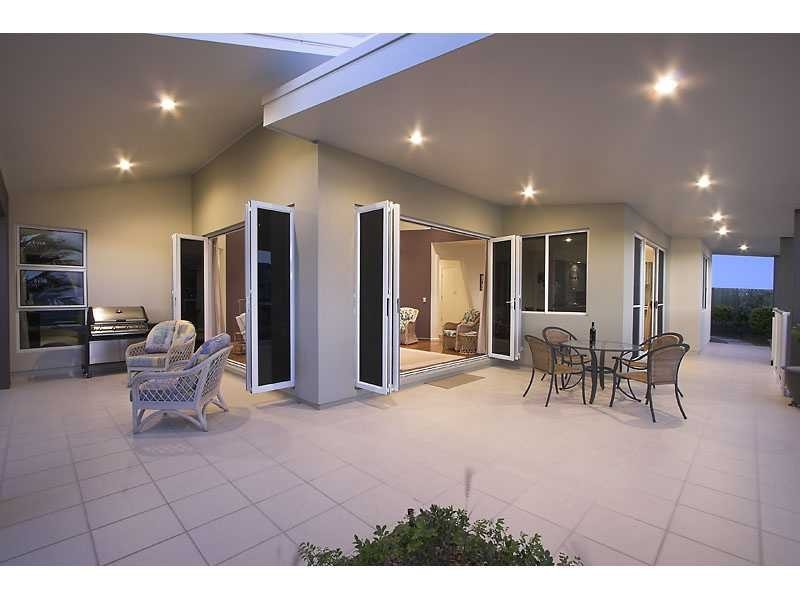 56 Sunbird Chase, Parrearra QLD 4575